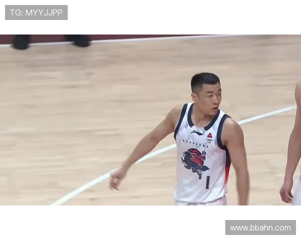 高诗岩15分双功臣逆转黑马